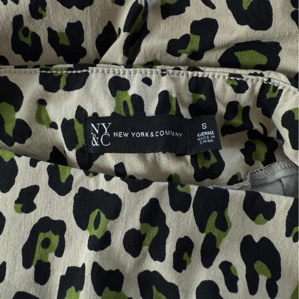 New York & Company Olive and Black Patterned Leggings - Picture 4 of 4